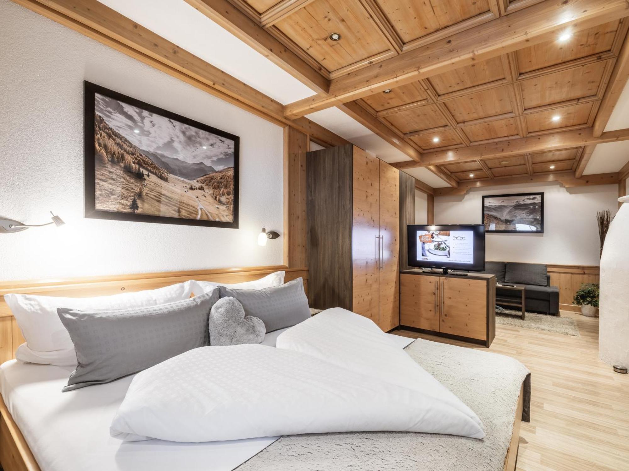 Alpenapartments Риед им Оберинтал Екстериор снимка