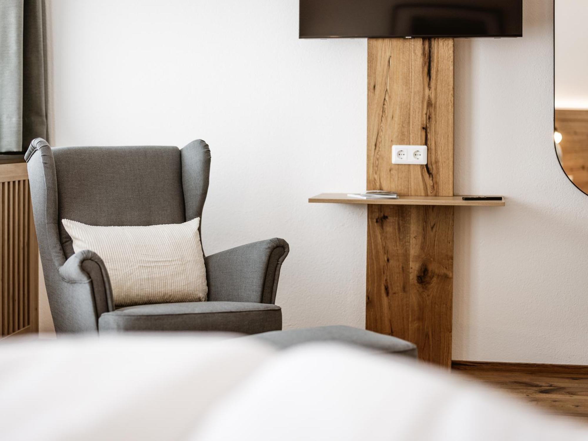 Alpenapartments Риед им Оберинтал Екстериор снимка