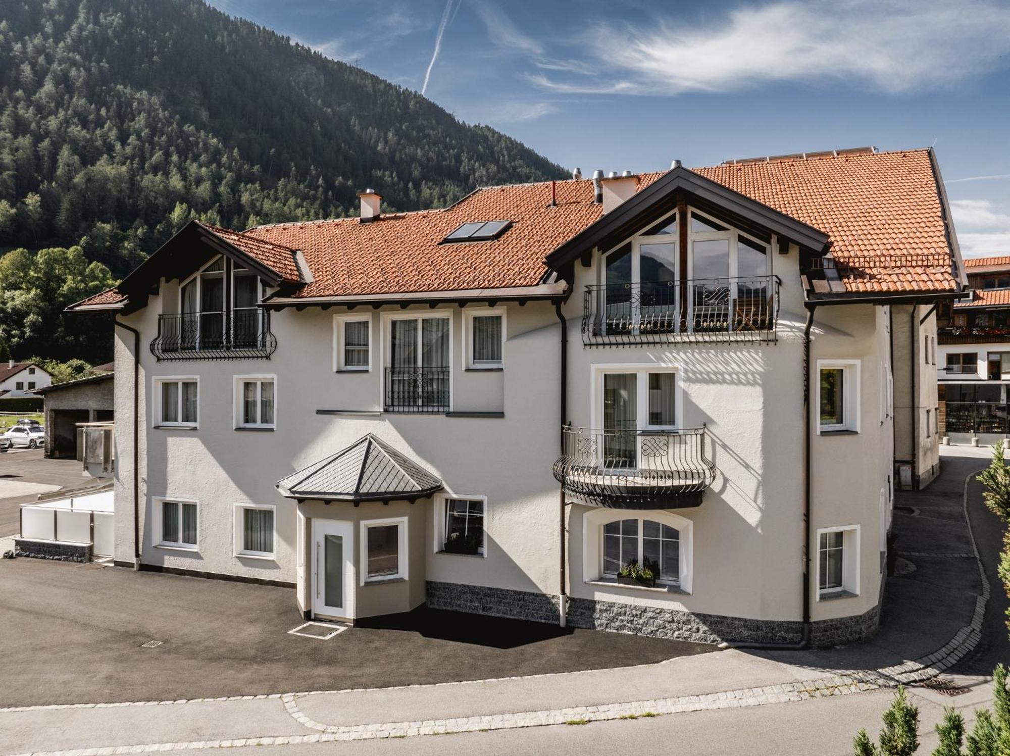 Alpenapartments Риед им Оберинтал Екстериор снимка