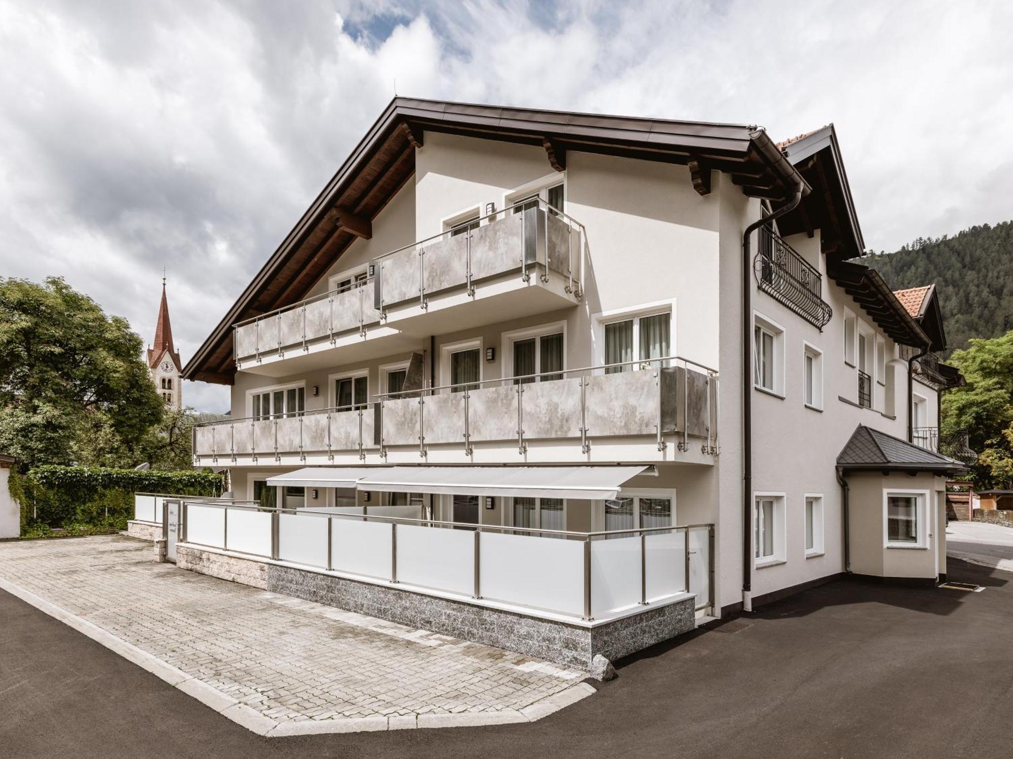 Alpenapartments Риед им Оберинтал Екстериор снимка